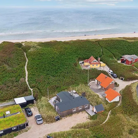 2 Bedroom Gorgeous In Semesterbostad